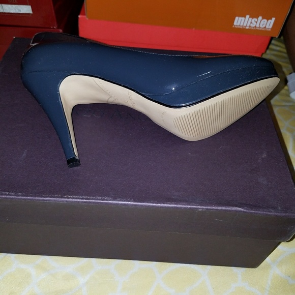 Heels - Picture 3 of 3